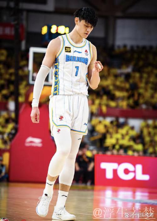 曾凡博因伤赛季提前结束 需休养2至3个月 曾凡博因伤赛季提前结束 需休养2至3个月